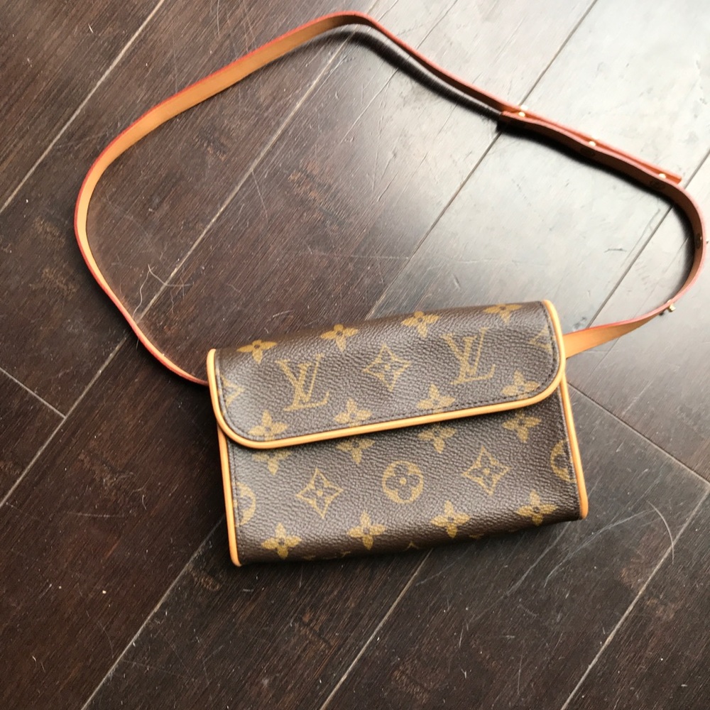 Louis Vuitton Pochette Florentine Monogram